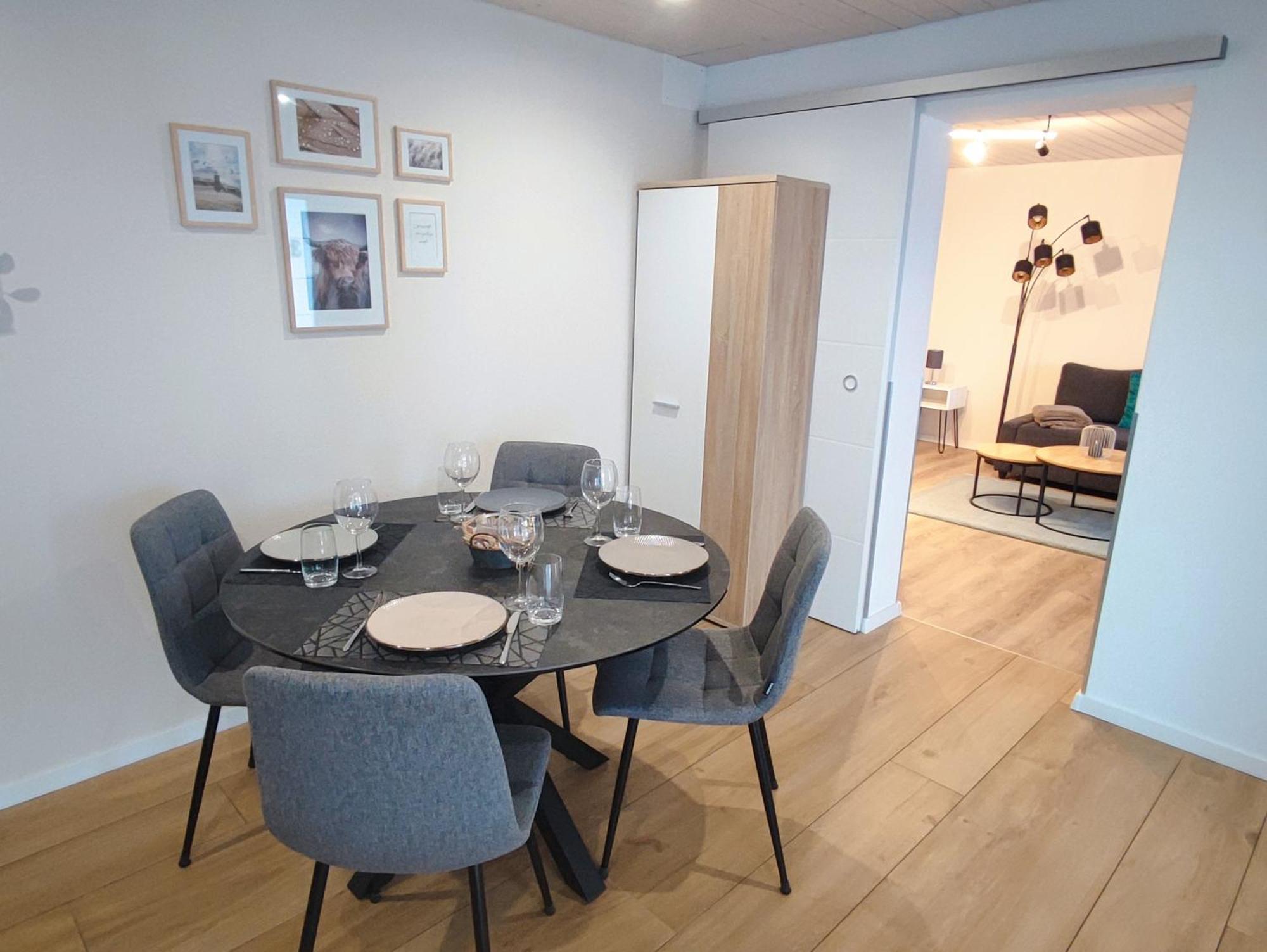 Kleine Auszeit - 2-Zimmer Ferienwohnung Spiez Exterior foto