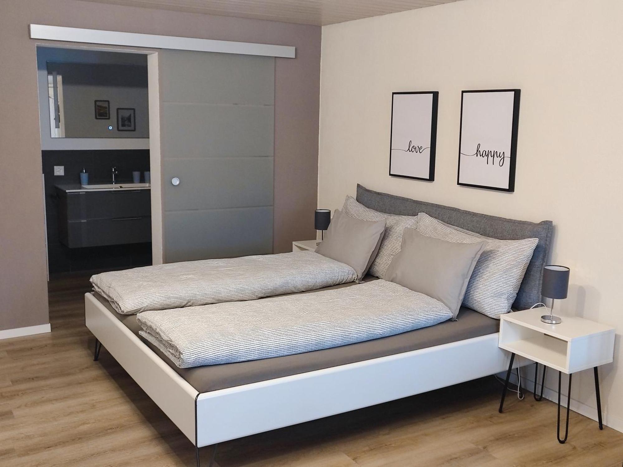 Kleine Auszeit - 2-Zimmer Ferienwohnung Spiez Exterior foto