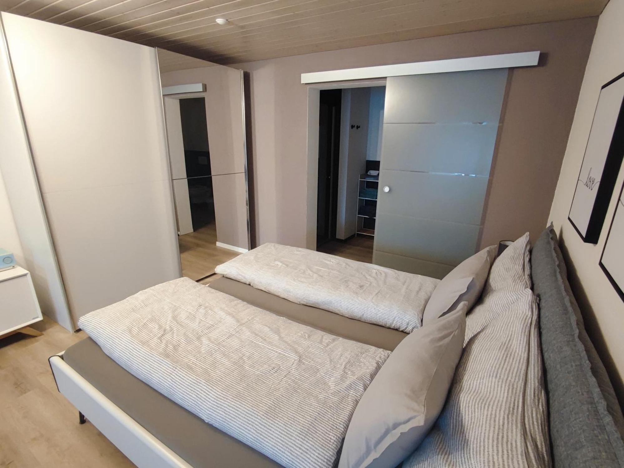 Kleine Auszeit - 2-Zimmer Ferienwohnung Spiez Exterior foto