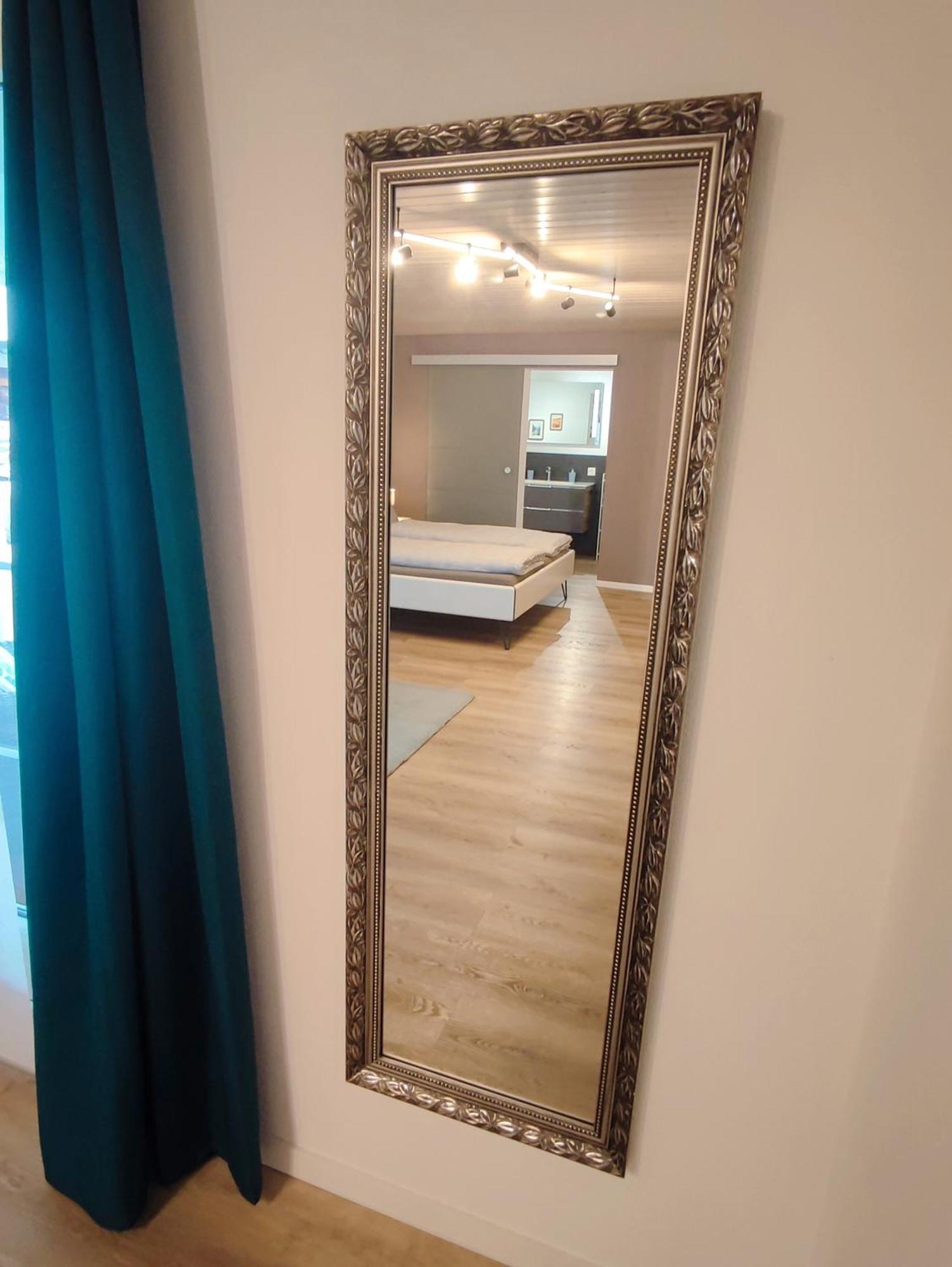 Kleine Auszeit - 2-Zimmer Ferienwohnung Spiez Exterior foto